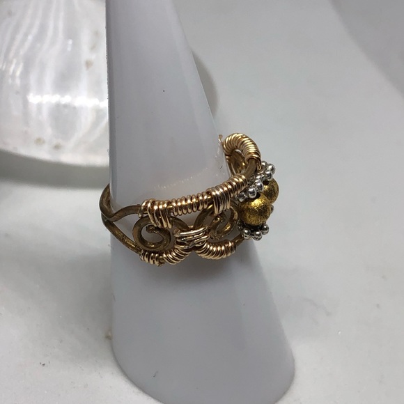 Gold tone wire wrapped ring - Picture 3 of 3